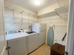 14 Oak St in Somerville, MA - Foto de edificio - Building Photo