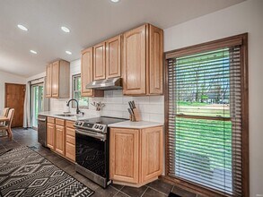 6166 River Bluff Dr in Newburgh, IN - Foto de edificio - Building Photo