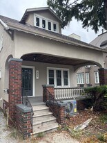 329 Christina St N in Sarnia, ON - Building Photo