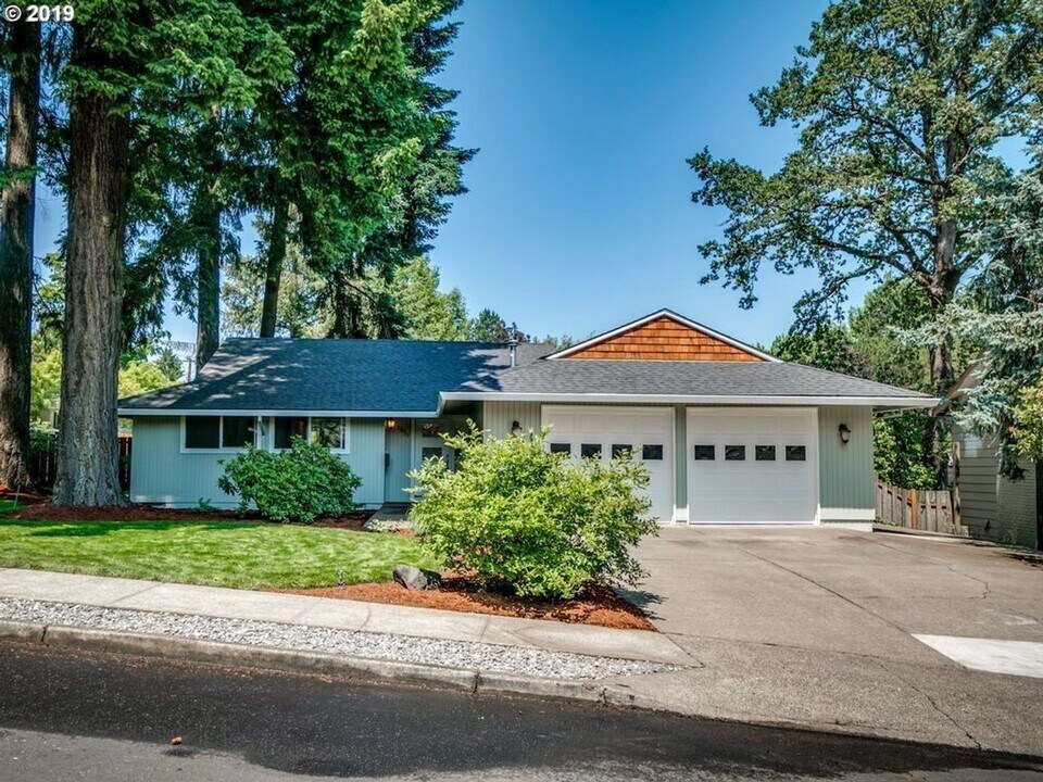 12995 SW 19th St in Beaverton, OR - Building Photo