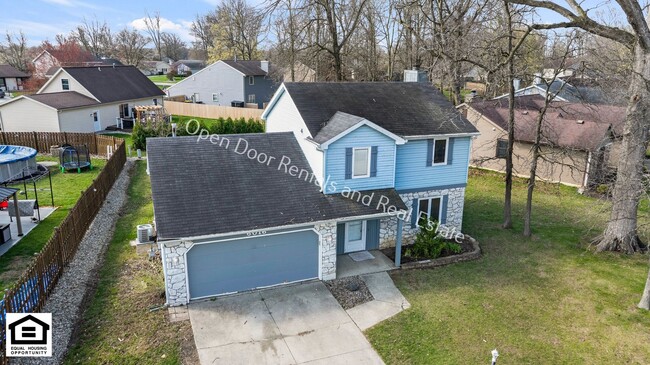 6016 Belle Isle Ln in Fort Wayne, IN - Foto de edificio - Building Photo