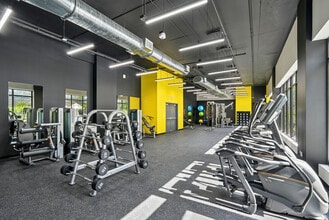Metro Parc in Hialeah, FL - Building Photo - Building Photo