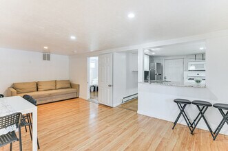 815 Donata Rd in Braintree, MA - Building Photo - Building Photo