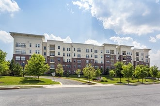Midtown at Camp Springs in Camp Springs, MD - Foto de edificio - Building Photo