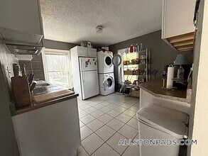 5 W Sorrento St, Unit 2 in Boston, MA - Building Photo - Building Photo