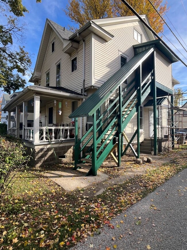 property at 312 E Washington St