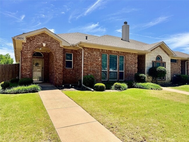 property at 1506 Poinsettia Blvd