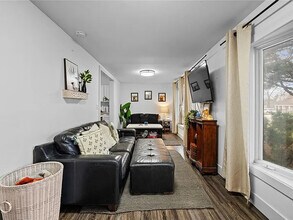 1725 Army Post Rd, Unit A in Des Moines, IA - Foto de edificio - Building Photo