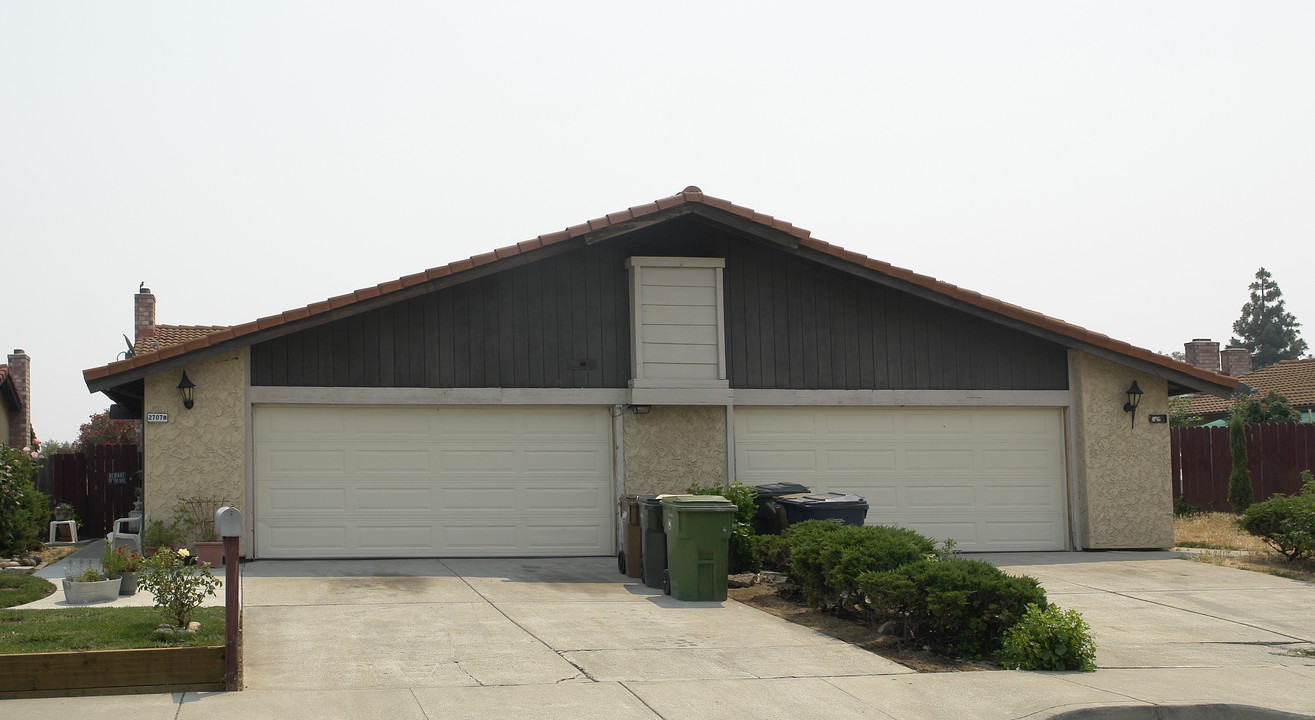 2707-A B Stapleton Dr in Antioch, CA - Building Photo