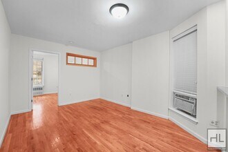 WEST 43 STREET, Unit 2C in New York, NY - Foto de edificio - Building Photo