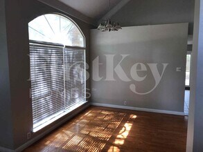 4907 Pine Prairie Ln in Houston, TX - Building Photo - Building Photo