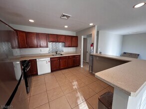 8 Winding Way in Hamburg, NJ - Building Photo - Building Photo