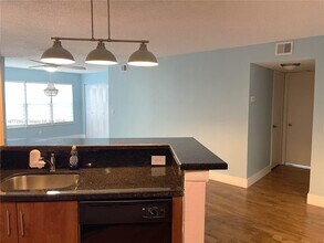 12760 Vista Isles Dr, Unit 711 in Sunrise, FL - Building Photo - Building Photo