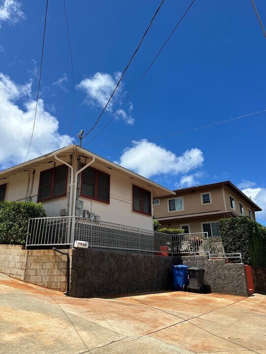 947 Koko Head Ave in Honolulu, HI - Building Photo