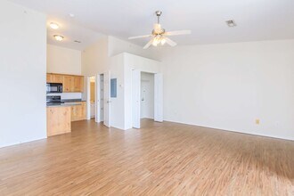 Sandstone Heights Apartments in Springfield, MO - Foto de edificio - Building Photo