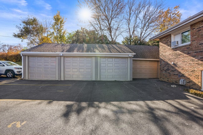 535 Pasadena Ave in Crest Hill, IL - Building Photo - Building Photo