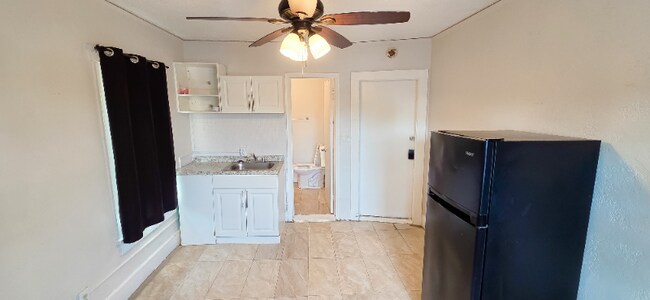 306 Taylor Ave in Daytona Beach, FL - Building Photo - Building Photo