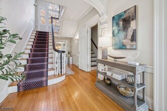 258 Ridgewood Ave in Glen Ridge, NJ - Foto de edificio - Building Photo