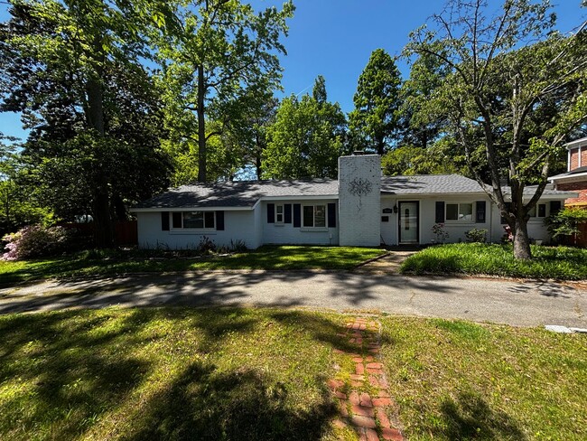 property at 7649 Gleneagles Rd
