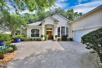526 Oakmont Dr in Orange Park, FL - Building Photo - Building Photo