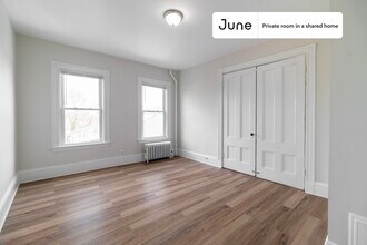 Private bedroom in 3 bed/1 bath Home in Boston, MA - Building Photo - Building Photo