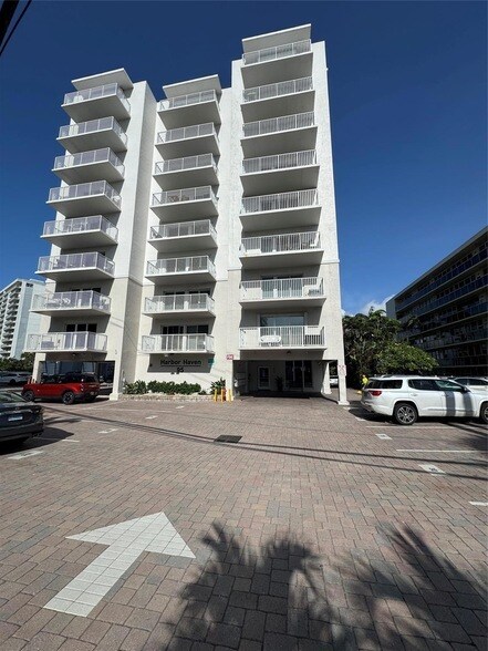 95 N Birch Rd, Unit 303 in Fort Lauderdale, FL - Building Photo