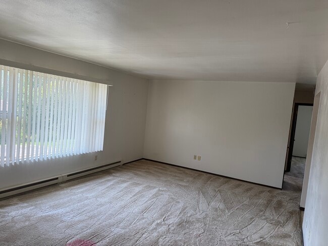 109 E Monroe Ave