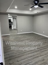 708 NE Ball Dr in Lee's Summit, MO - Building Photo - Building Photo