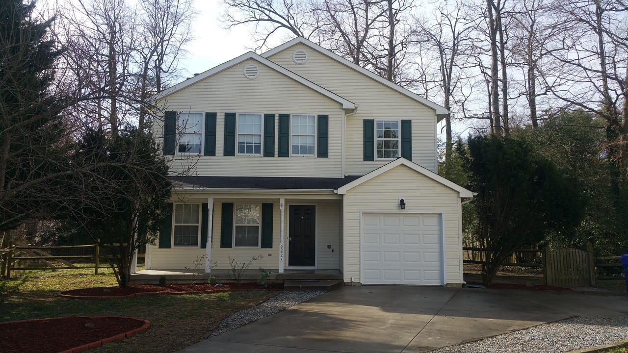 2823 Holyhead Ct in Waldorf, MD - Building Photo