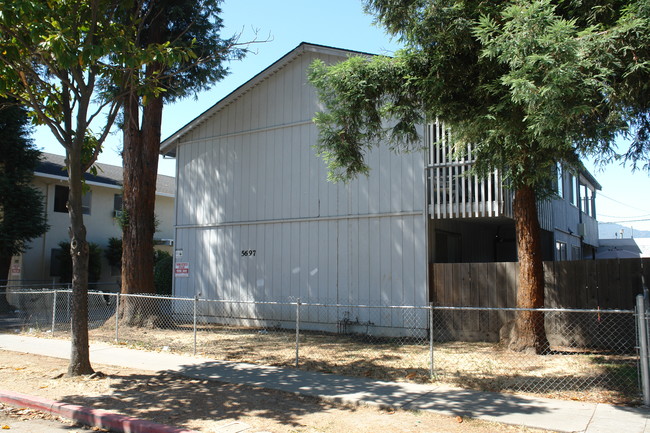 5697 Via Monte Dr in San Jose, CA - Building Photo - Building Photo