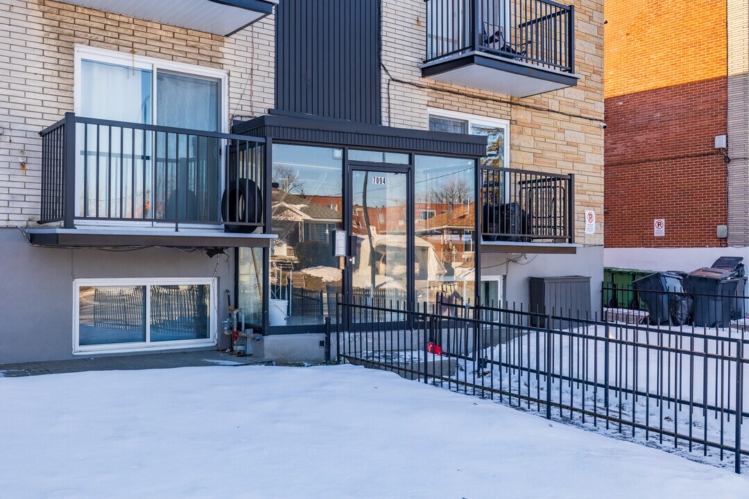 7094 Des Ormeaux in Montréal, QC - Building Photo