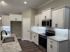 1305 Brad Kellar Dr in Greenville, TX - Building Photo - Building Photo