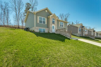 2021 Short Leaf Ln in Soddy Daisy, TN - Building Photo - Building Photo