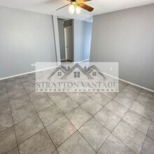 12220 W Scotts Dr in El Mirage, AZ - Building Photo - Building Photo