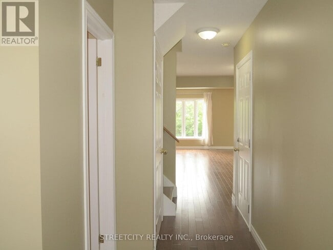 1155 S Wenige Dr in London, ON - Building Photo - Building Photo