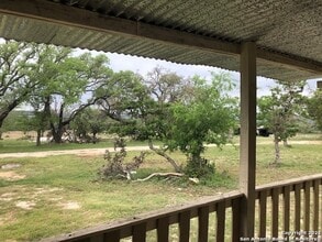 50140 I-10 in Comfort, TX - Foto de edificio - Building Photo