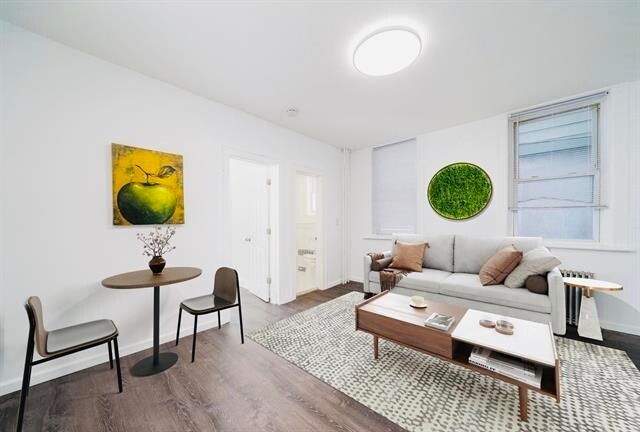527 8th St, Unit 1R in Union City, NJ - Building Photo