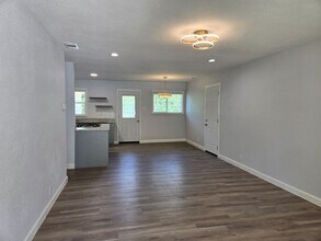 2647 Springvale Dr in Farmers Branch, TX - Building Photo - Building Photo