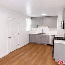 9132 Crenshaw Blvd in Inglewood, CA - Building Photo - Building Photo