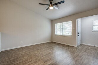 203 N Forest Crest Dr in Garland, TX - Building Photo - Building Photo