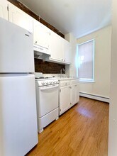 74 S Huntington Ave in Boston, MA - Foto de edificio - Building Photo