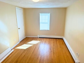 106 Calvary St, Unit 106 in Waltham, MA - Building Photo - Building Photo