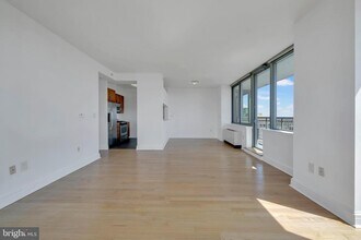 1 Spring St-Unit -0904 in New Brunswick, NJ - Building Photo - Building Photo