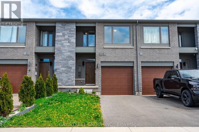 6 Bedrock Dr in Hamilton, ON - Building Photo - Building Photo