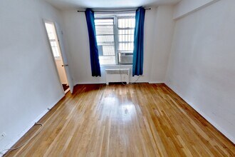 340 E 58th St, Unit 2B in New York, NY - Foto de edificio - Building Photo