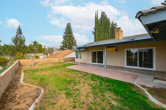 5609 Vía Junipero Serra in Riverside, CA - Building Photo - Building Photo