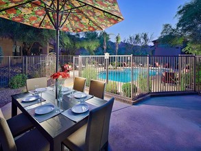 The Greens at Ventana Canyon Apartments in Tucson, AZ - Foto de edificio - Building Photo