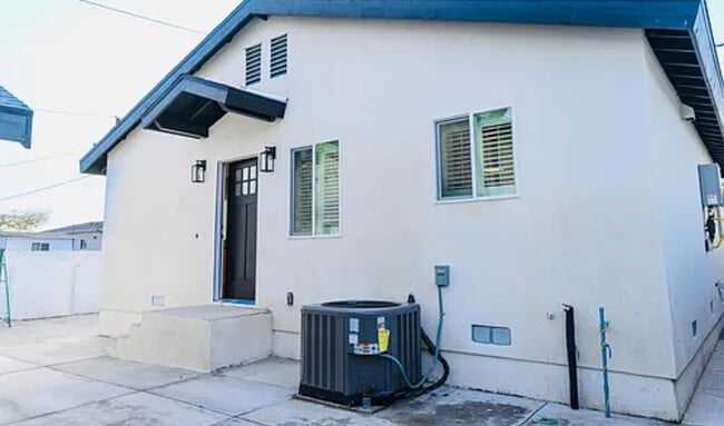 property at 2203 N Brighton St
