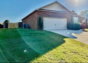 102 Silvermoon Ln in Huntsville, AL - Building Photo - Building Photo