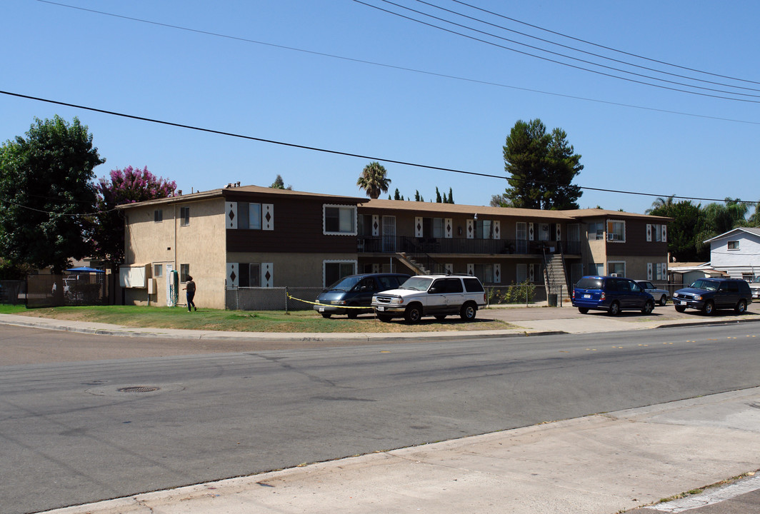 1397 Oakdale Ave in El Cajon, CA - Foto de edificio